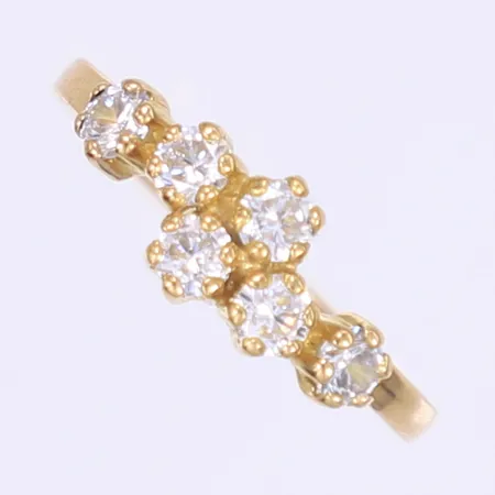 Ring med vita stenar stl:16¼, bredd 2-6mm, 18K Bruttovikt: 1,1g Vikt: 1,1 g