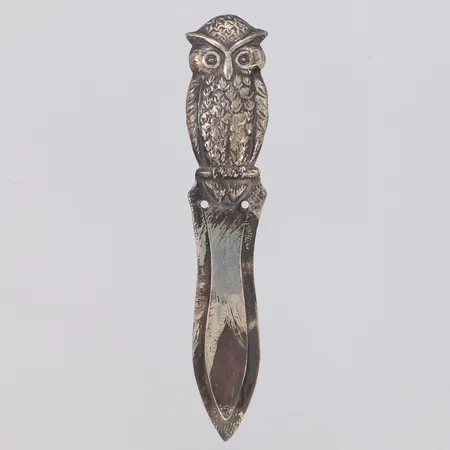 Bokmärke med dekor av uggla längd 84mm, bredd 16mm, 830/1000 silver Vikt: 4,4 g
