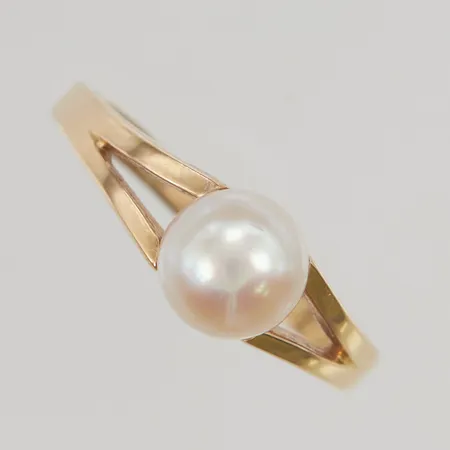 Ring stl17,5 med odlad pärla bredd:2,1-6,9mm 18K 3,1g.