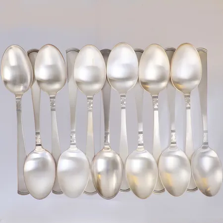 12 Skedar Rosenholm 18,2cm, 830/1000 silver Vikt: 482,9 g