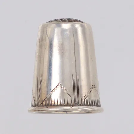 Fingerborg, nr 4, år 1937, 830/1000 silver Vikt: 2 g