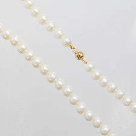 Collier med odlade sötvattenpärlor längd 44,5cm, bredd ca 8mm, GHA, lås i 18K Brv: 40,0g Vikt: 40 g
