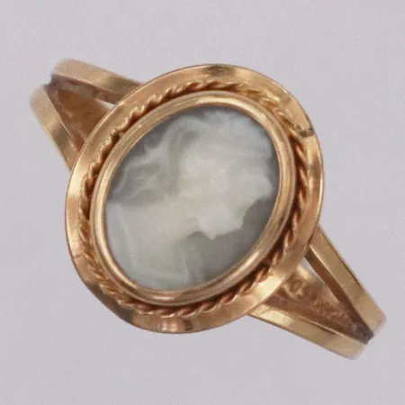 Ring med camè stl 17¼, SGP, 18K Vikt: 2 g