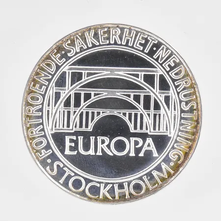 Minnesmynt 100kr Europa Förtroende Säkerhet Nedrustning Stockholm Sverige år 1984, Ø32mm, plastetui silver 925/1000 Vikt: 16 g