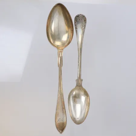 2 Matskedar, längd 18-22cm, gravyr, 830/1000 silver Vikt: 96,4 g