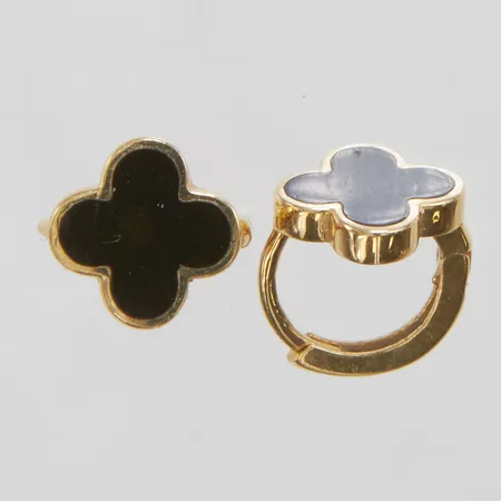 Örhängen med svarta stenar, creoler, 7mm, OBS ej märkesdesign, ostämplad, 14K Vikt: 1,0g Vikt: 1 g