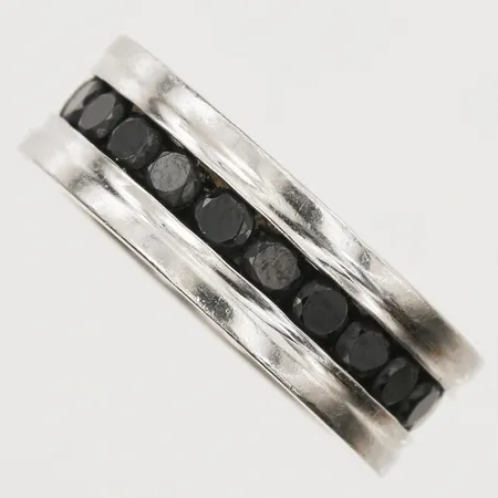 Ring Edblad med svarta stenar, stl 16½, bredd 7,5mm, silver 925/1000 Vikt: 8,4 g