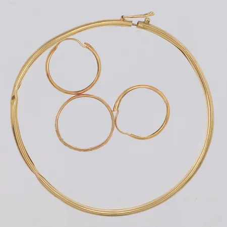 Armband, örhängen, ring, defekt, buckligt, gravyr, 18K Vikt: 10,5 g
