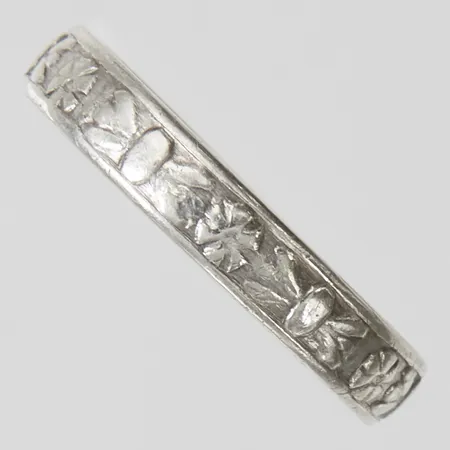 Ring stl:15¼, bredd 3mm, 830/1000 silver Vikt: 1,4g Vikt: 1,4 g