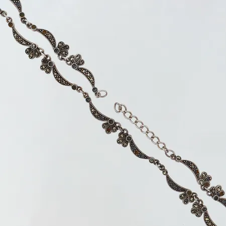 Collier med markasiter längd 40-43cm bredd 7,5mm saknar lås samt stenar, GHA Silver 925/1000. Vikt: 18,8 g