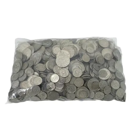 Parti silvermynt, merparten 400-600/1000, finvikt cirka 1517g Vikt: 1517 g