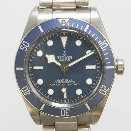 Herrur Tudor Black Bay Fifty-Eight, stål, 39,5mm, automatisk, refnr: 79030B, serienr: SV37202, stållänk, skadad lysmassa på ring, certifikat 2021, kvitto, extra länkbitar, box, ytterkartong