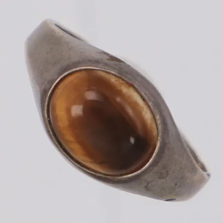 Ring med tigeröga stl:17½, bredd 9,5mm, vind, 835/1000 silver Vikt: 2,2 g