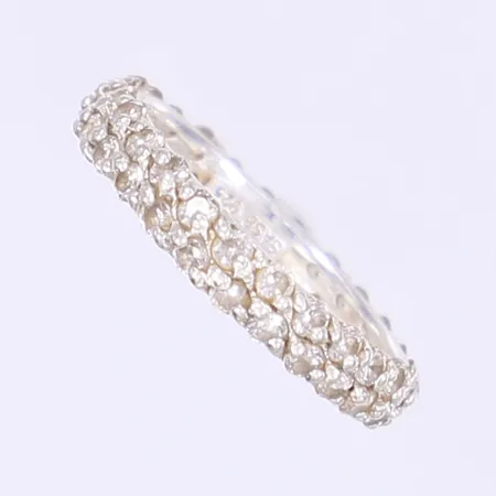 Ring med vita stenar stl:15¾ bredd 3mm 925/1000 silver Vikt: 1,8 g