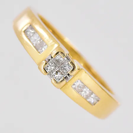 Ring prinsesslipade diamanter ca 0,20ctv stl:17¾ GHA 18K Vikt: 5,4 g