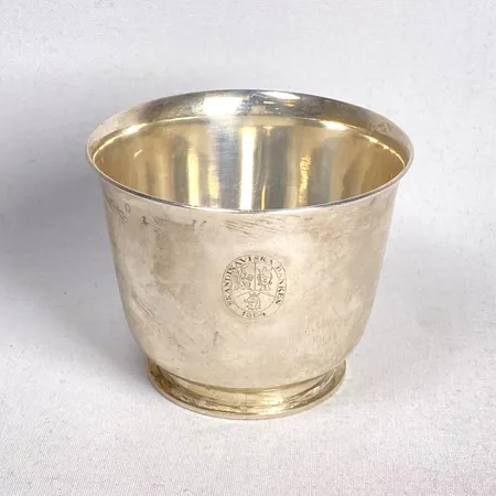Bägare Borgila 1956, höjd 7cm, Ø8cm, graverad Skandinaviska Banken (idag SEB) 1864, slitage, silver 925/1000 Vikt: 171,4 g