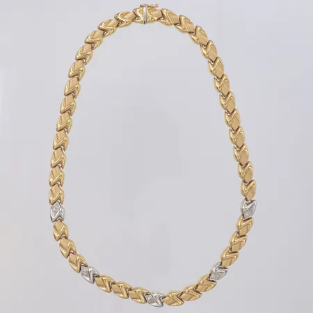 Collier med stenar längd 42cm, bredd 8,6mm, tvåfärgad, 18K Vikt: 40,2 g
