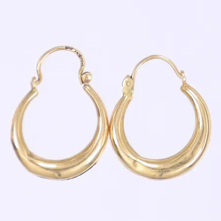 Ett par örhängen creoler Ø11mm bredd 2-4mm något buckliga 18K Vikt: 1,3 g