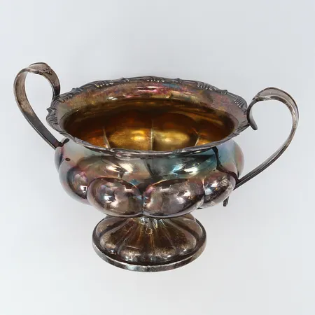 Skål höjd 9cm förgylld Silver 813/1000. Vikt: 116,8 g