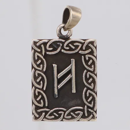 Hänge längd 32mm, bredd 18mm, runan Hagalaz, 925/1000 silver Vikt: 5,8 g