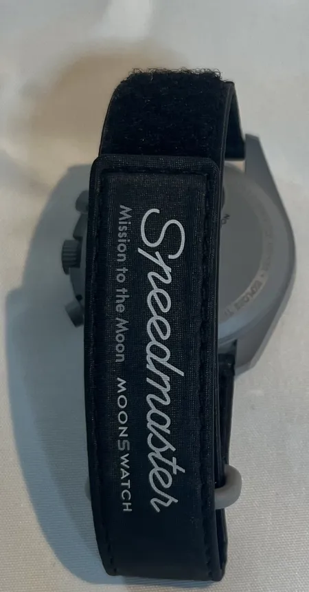 Herrur Omega X Swatch, Moonswatch, Mission to the Moon, bioceramic, quartz, Ø42mm, kronograf, velcro-band, plexiglas, box Vikt: 0 g