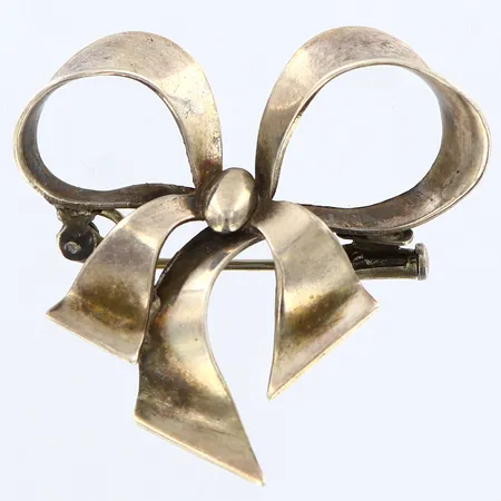 Brosch format som rosett 40mm, 830/1000 silver Vikt: 6,3 g