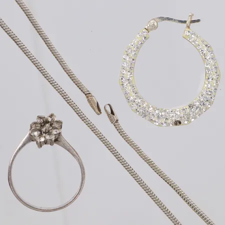Diverse silver, defekt, saknar stenar, 925/1000 silver Vikt: 11 g