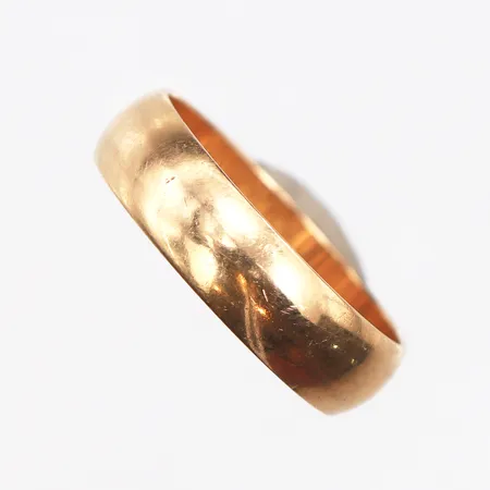 Slät ring Stl:16¾, bredd: 5mm, gravyr, 18K Vikt: 3,5 g