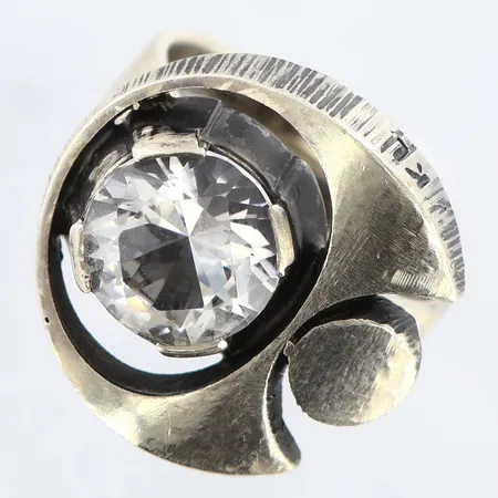 Ring med vit sten, justerbar, bredd: 4,5-20mm, 925/1000 silver Vikt: 7,7 g
