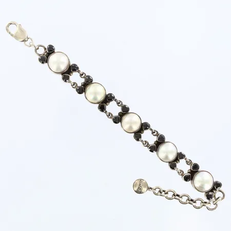 Armband KumKum med stenar, längd 18-23cm, bredd ca 14mm, 925/1000 silver Vikt: 50,6 g