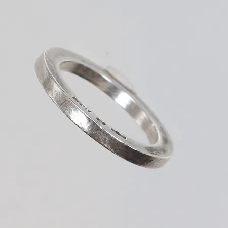 Ring Efva Attling stl:17½ bredd 2mm silver 925/1000 Vikt: 4,6 g