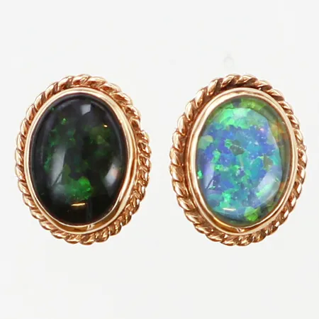Örhängen med Opal dubbletter i olika färger, höjd:10,5mm, bredd: 8mm, stift, 18K Vikt: 1,8 g