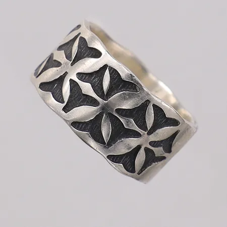 Ring stl:18¾ bredd 10,9mm silver 925/1000 Vikt: 8,4 g
