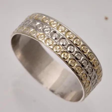 Ring stl:18, bredd ca 6mm, silver 925/1000, 1,79g.