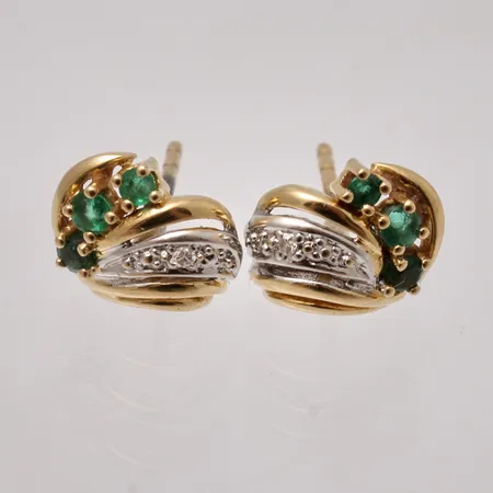 Örhängen mått 9x10mm, Smaragder och Diamanter, snurrebussar saknas,18K guld, 2,02g.