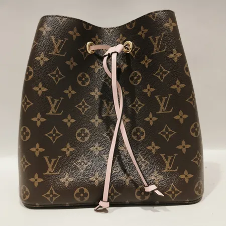 Väska Louis Vuitton NéoNoé monogram canvas 16x25x27cm modell M44022 beslag i gulmetall online kvitto från Louis Vuitton 2022 dustbag kartong påse