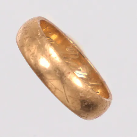 Ring slät stl. 16¼, gravyr, 18K Vikt: 4,5 g