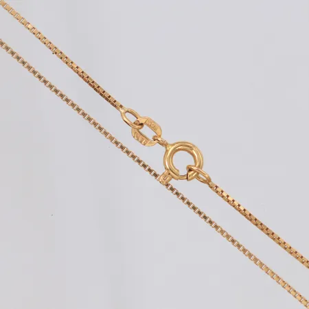 Kedja Veneiza längd 38cm, bredd 0,9mm, skev i länken, 18K Vikt: 2,8 g