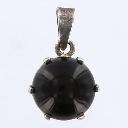 Hänge med svart sten, längd 15mm, silver 925/1000 Vikt: 2,4 g