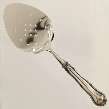 Tårtspade Chippendale längd 24cm, del i rostfritt stål, handtag i silver 830/1000 Vikt: 69,7 g