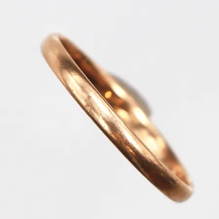 Slät ring Stl:21½, bredd: 2,4mm, skev, 14K Vikt: 1,9 g