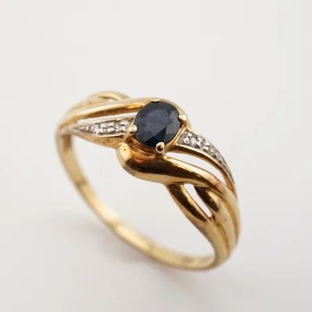 Ring m stenar, stl 19(60), bredd 8,5mm, 18k Vikt: 2,4 g