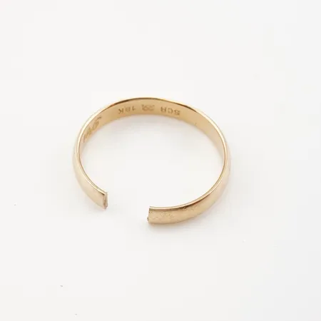 Ring, 18k, defekt Vikt: 2,4 g