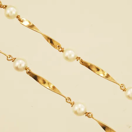 Collier med odlade pärlor Ø5,4mm längd 46cm bredd 2,5cm 18K Vikt: 10,6 g