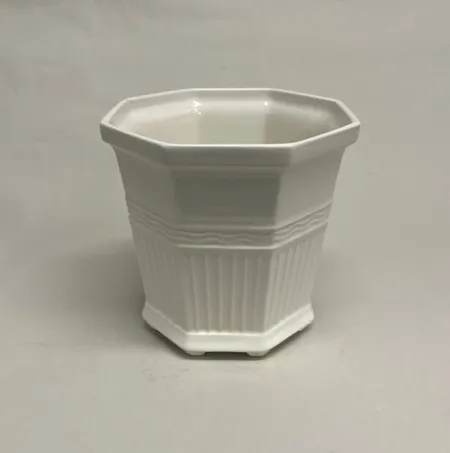 Ytterfoder Waldemarsudde, Ø15,5 cm, höjd 15,5cm, design Prins Eugen år 1915, Gustafsberg Skickas med paket.