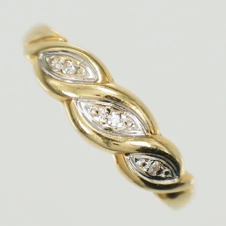 Ring med vita stenar stl 17, bredd 2-5mm, 8K, 1,3g Vikt: 1,3 g