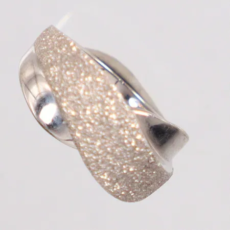 Ring vitguld Ø17 18k Vikt: 4,7 g