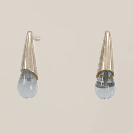 Ett par örhängen med blå stenar 15mm silver Vikt: 2 g