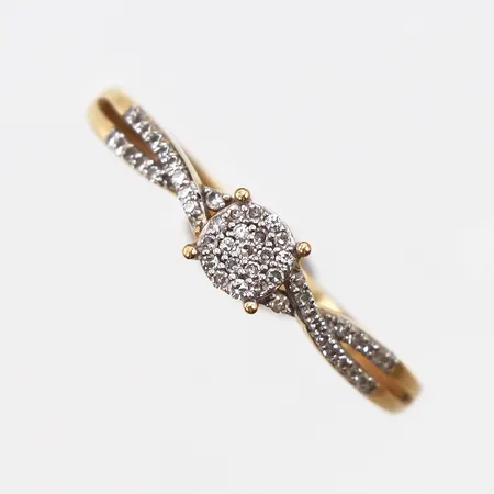 Ring med 49 diamanter x ca. 0,005ct, Stl:18½, bredd: 1,8-4,6mm, Guldfynd, 18K Vikt: 2,3 g