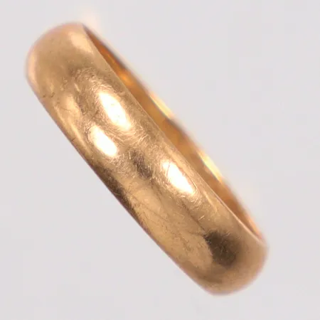 Ring slät stl. 19, gravyr, 18K Vikt: 5,6 g